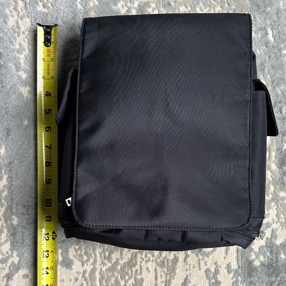Anti-Theft Travel Bag | Crossbody Backpack | RFID Pocket - Picture 7 of 9